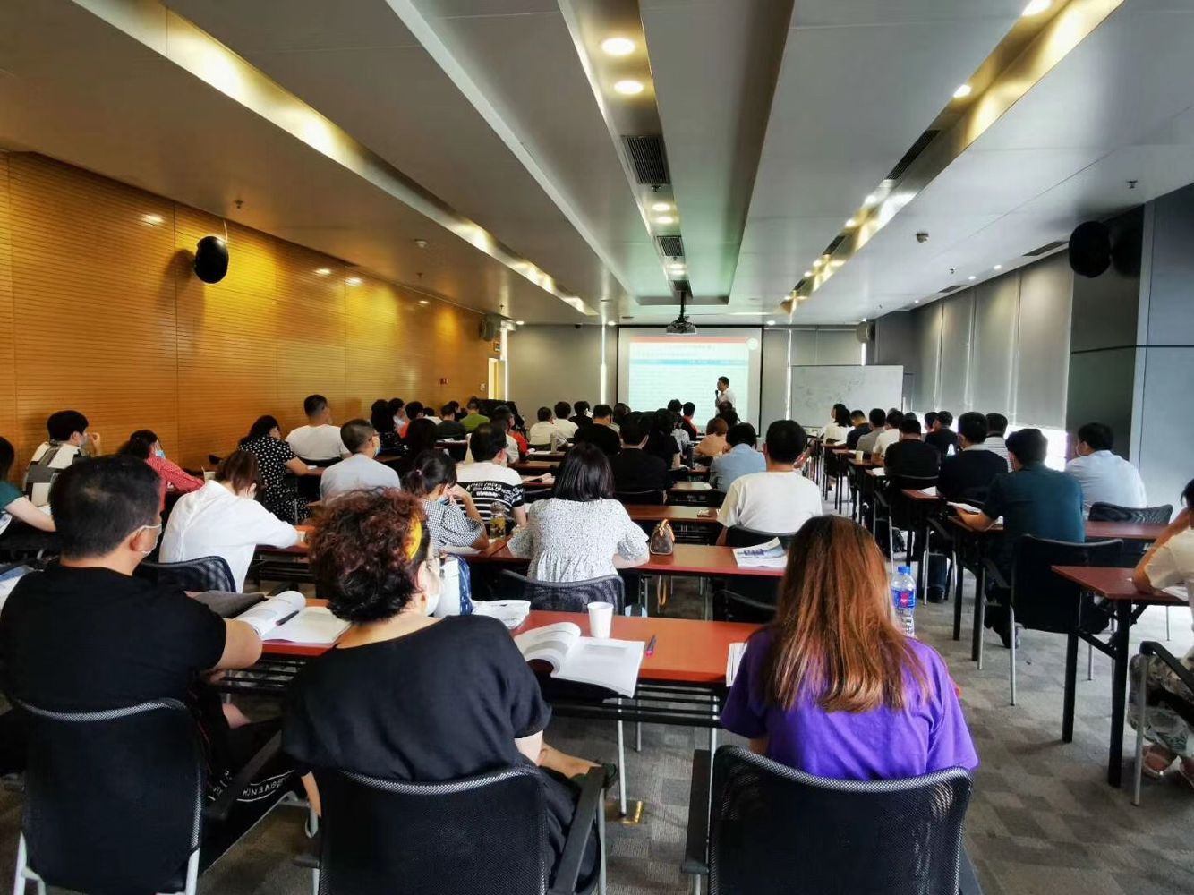 清華首席財務高端研修班2020年開課照片